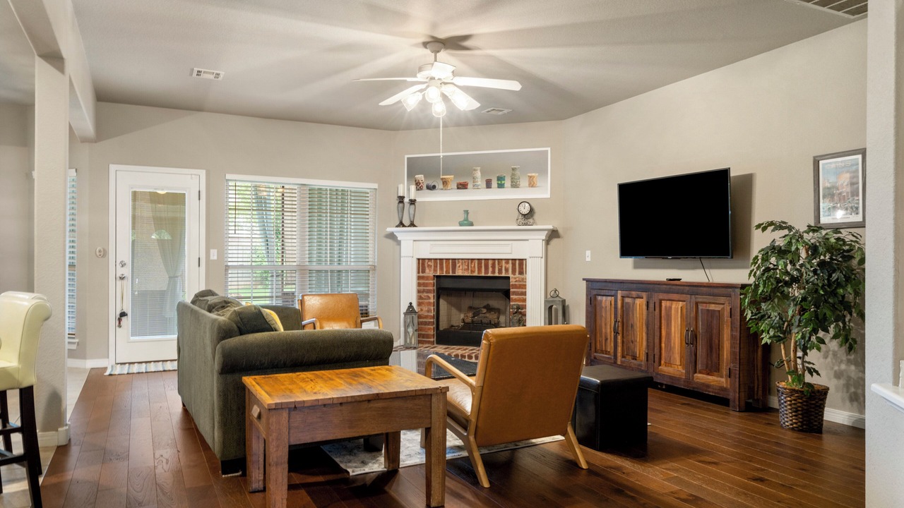 Photo of Livingroom in Jenks