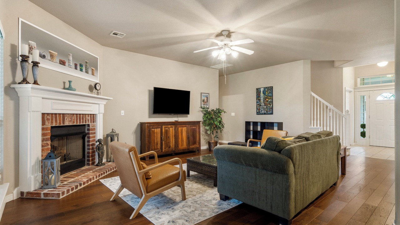 Photo of Livingroom in Jenks