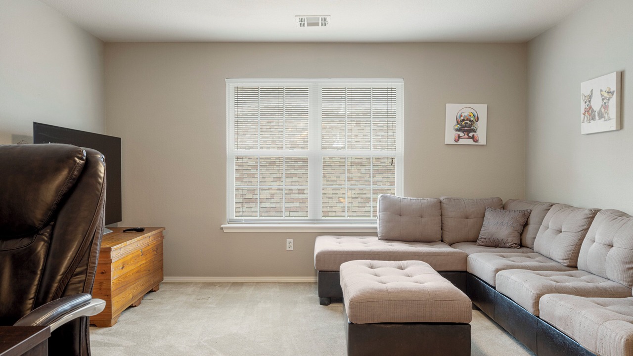 Photo of Livingroom in Jenks