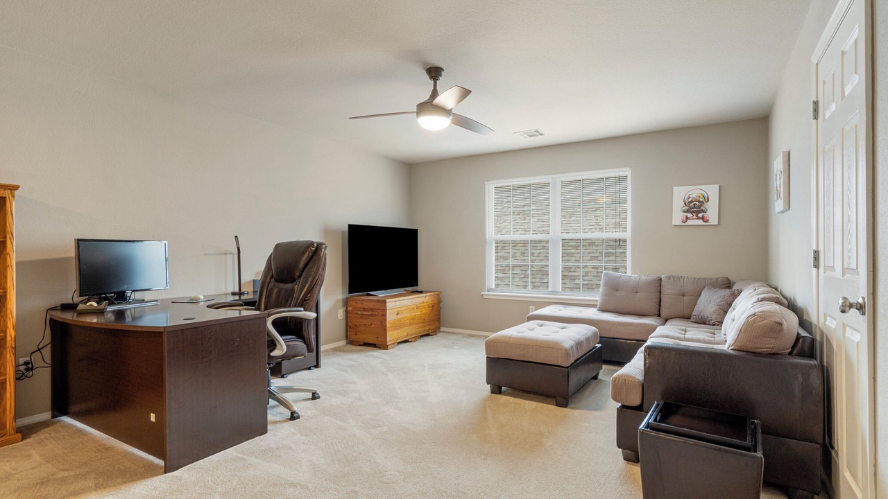 Photo of Livingroom in Jenks