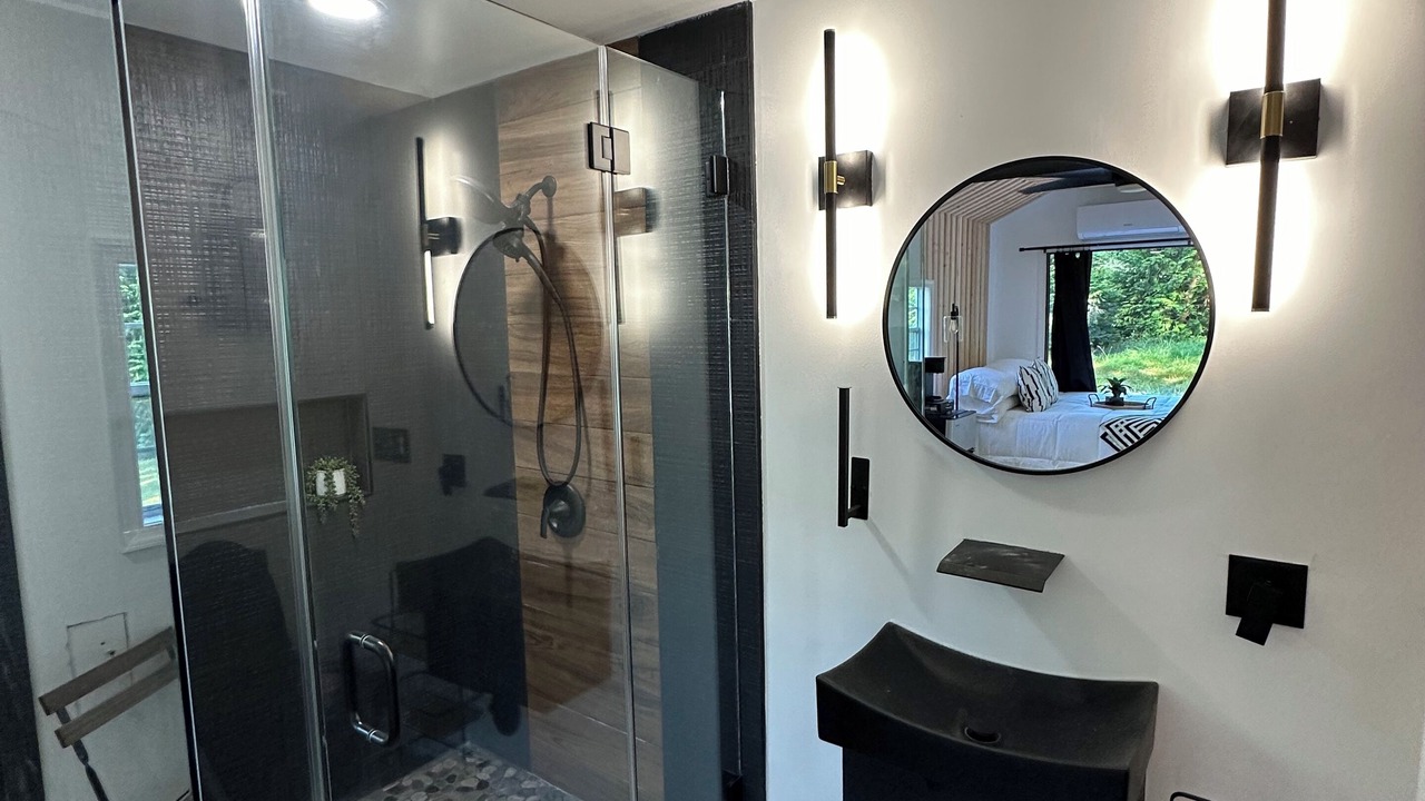 Photo of Bathroom in Rosedale