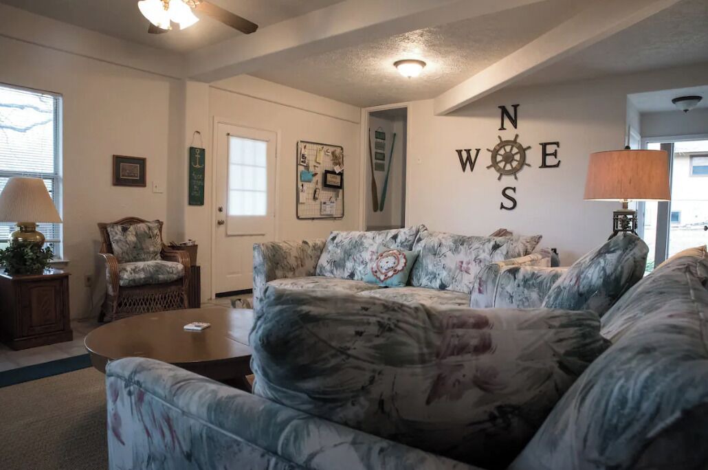 Photo of Livingroom in Horseshoe Bay