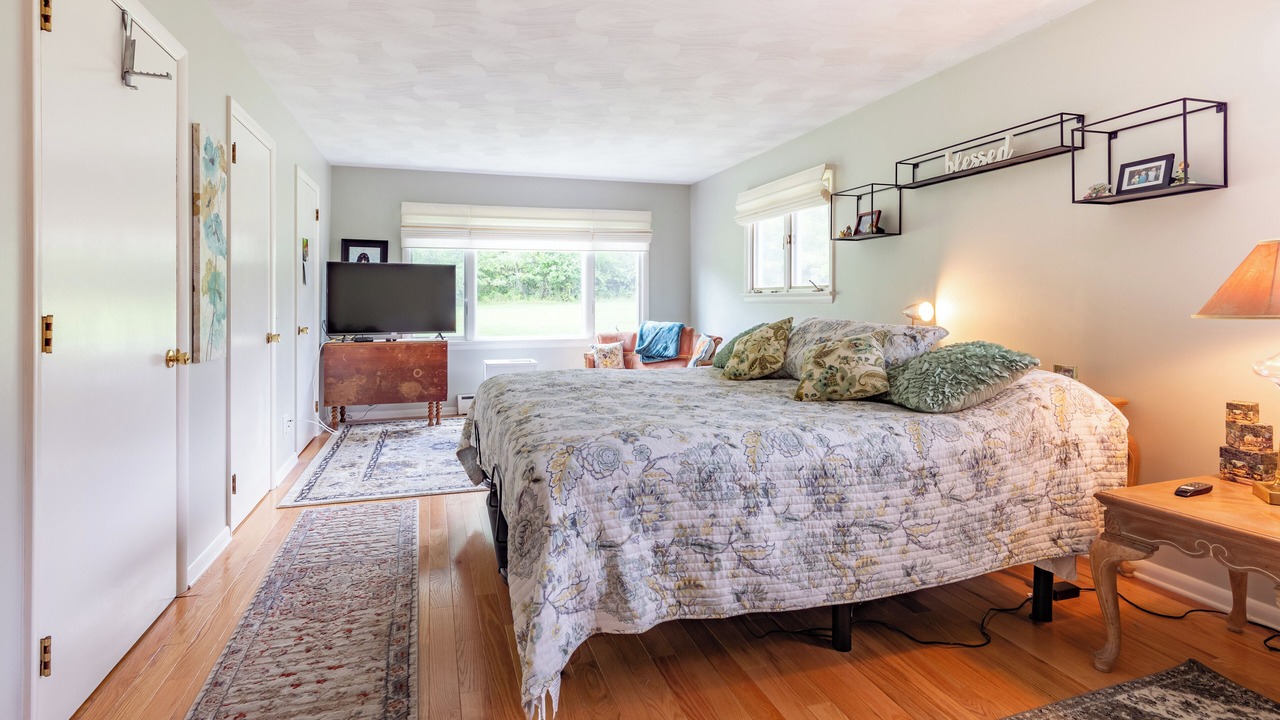 Photo of Bedroom in Canandaigua