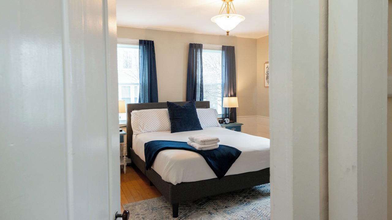 Photo of Bedroom in Beverly