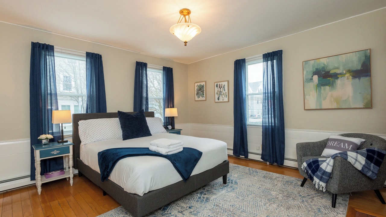 Photo of Bedroom in Beverly