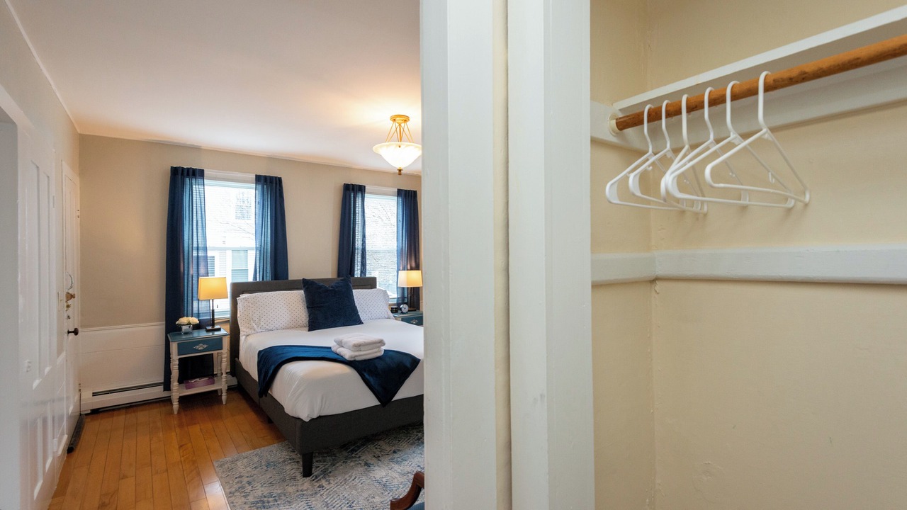 Photo of Bedroom in Beverly