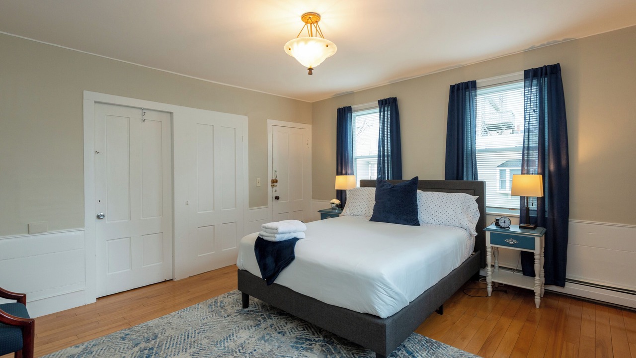 Photo of Bedroom in Beverly