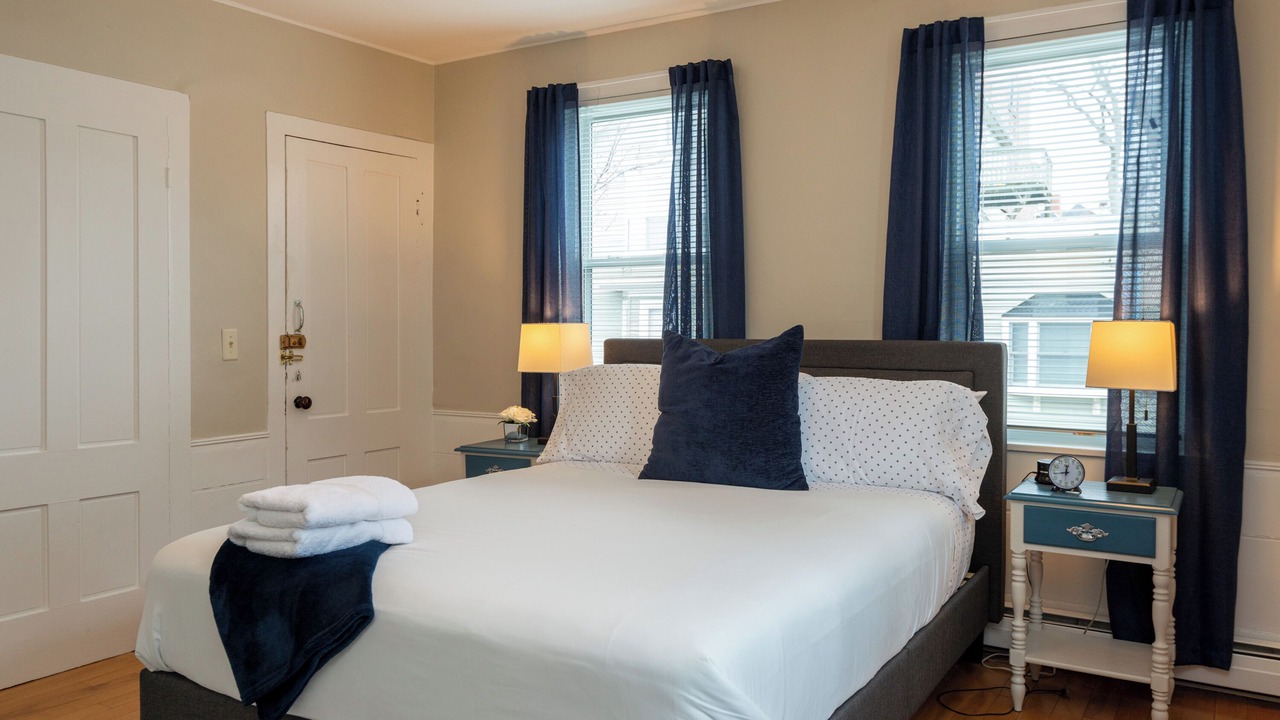 Photo of Bedroom in Beverly