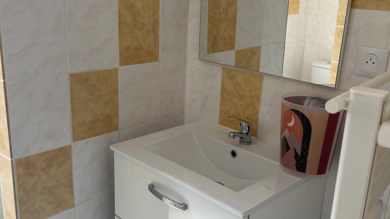 Photo of Bathroom in Seigy