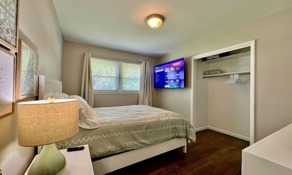 Photo of Bedroom in Middletown