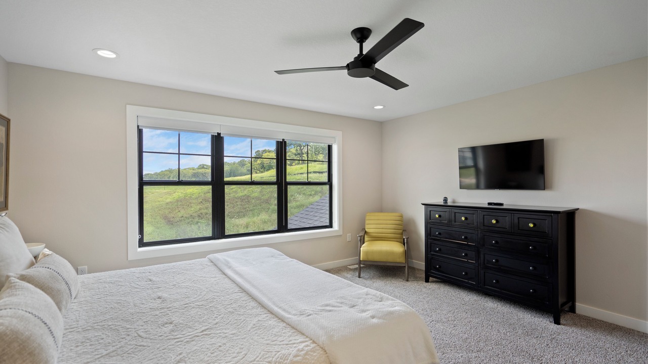 Photo of Bedroom in Booneville