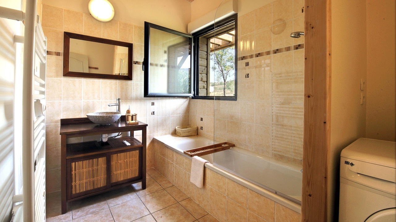 Photo of Bathroom in Roquetaillade