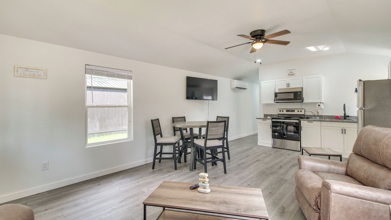 Photo of Livingroom in Grove