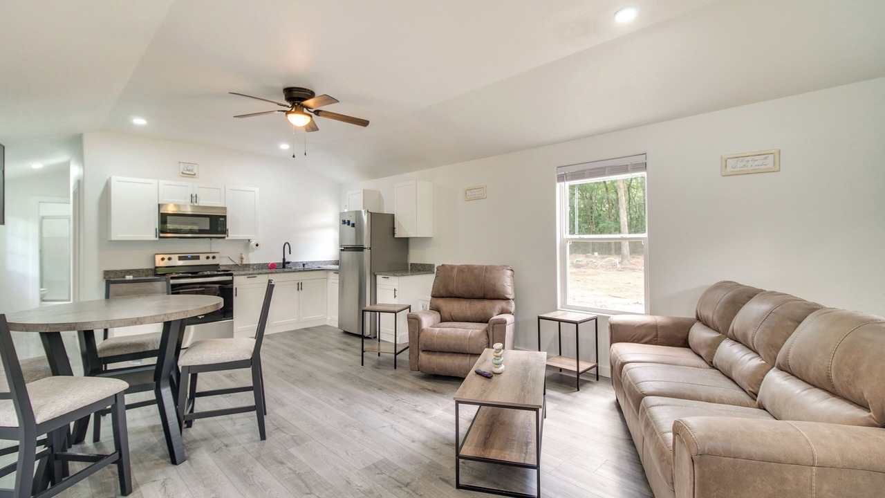 Photo of Livingroom in Grove