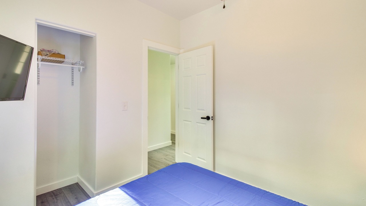 Photo of Bedroom in Grove