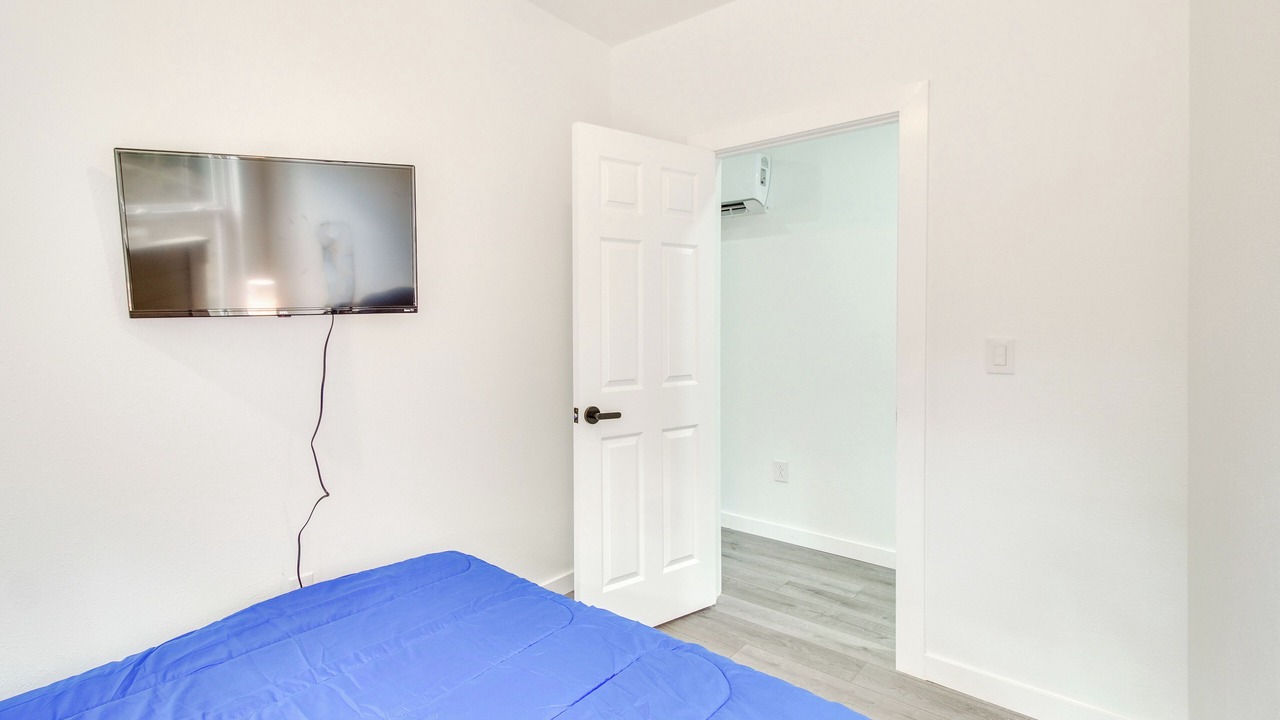 Photo of Bedroom in Grove