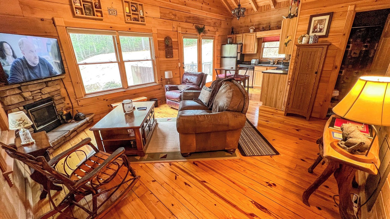 Photo of Livingroom in West Jefferson