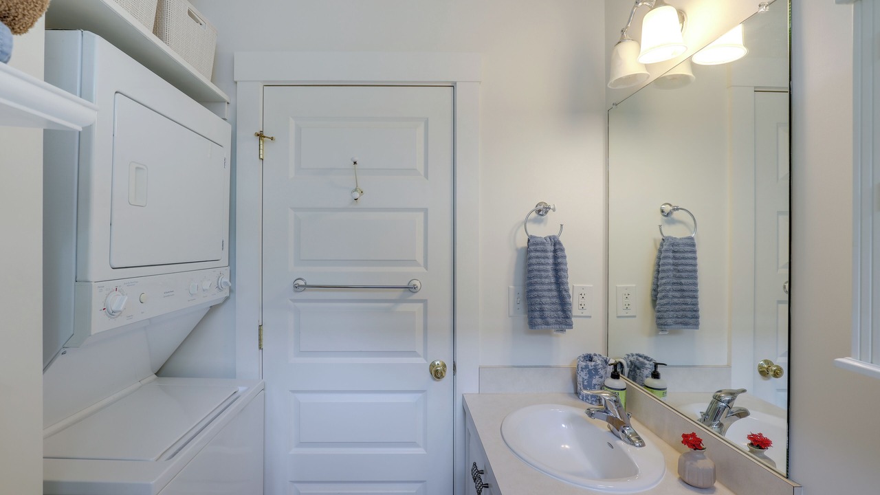 Photo of Bathroom in Summer Village