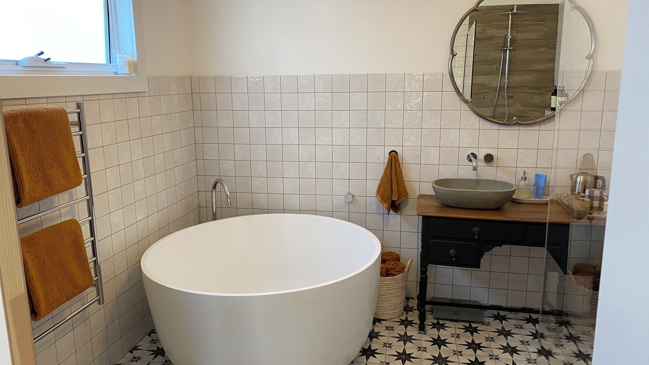 Photo of Bathroom in Myrtleford