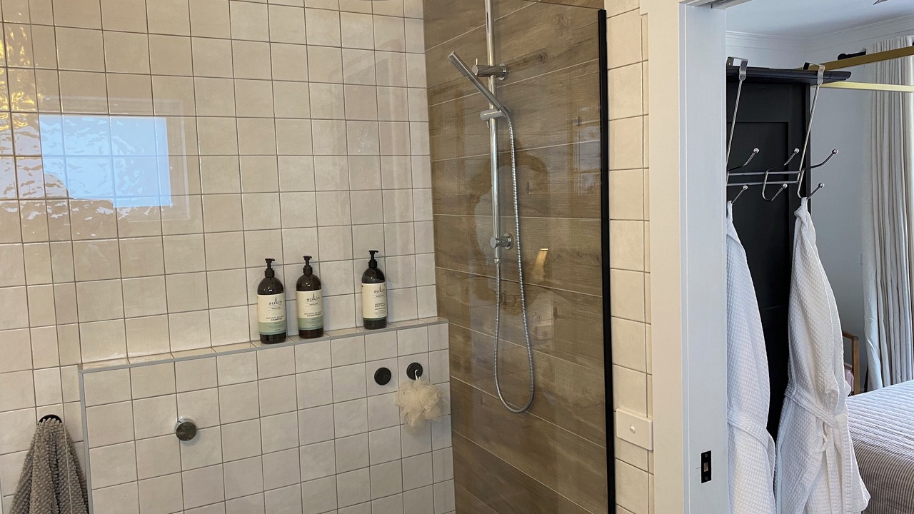 Photo of Bathroom in Myrtleford