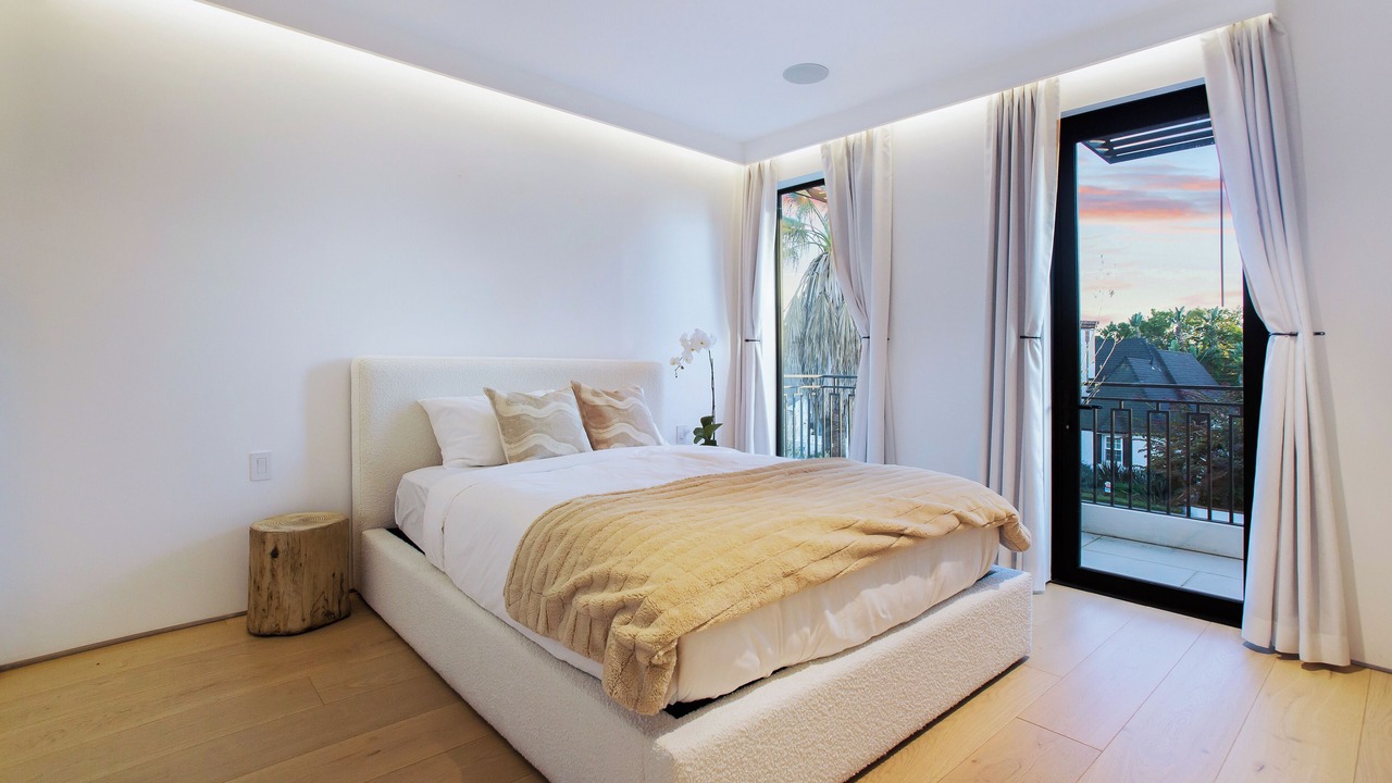 Photo of Bedroom in Beverly Grove