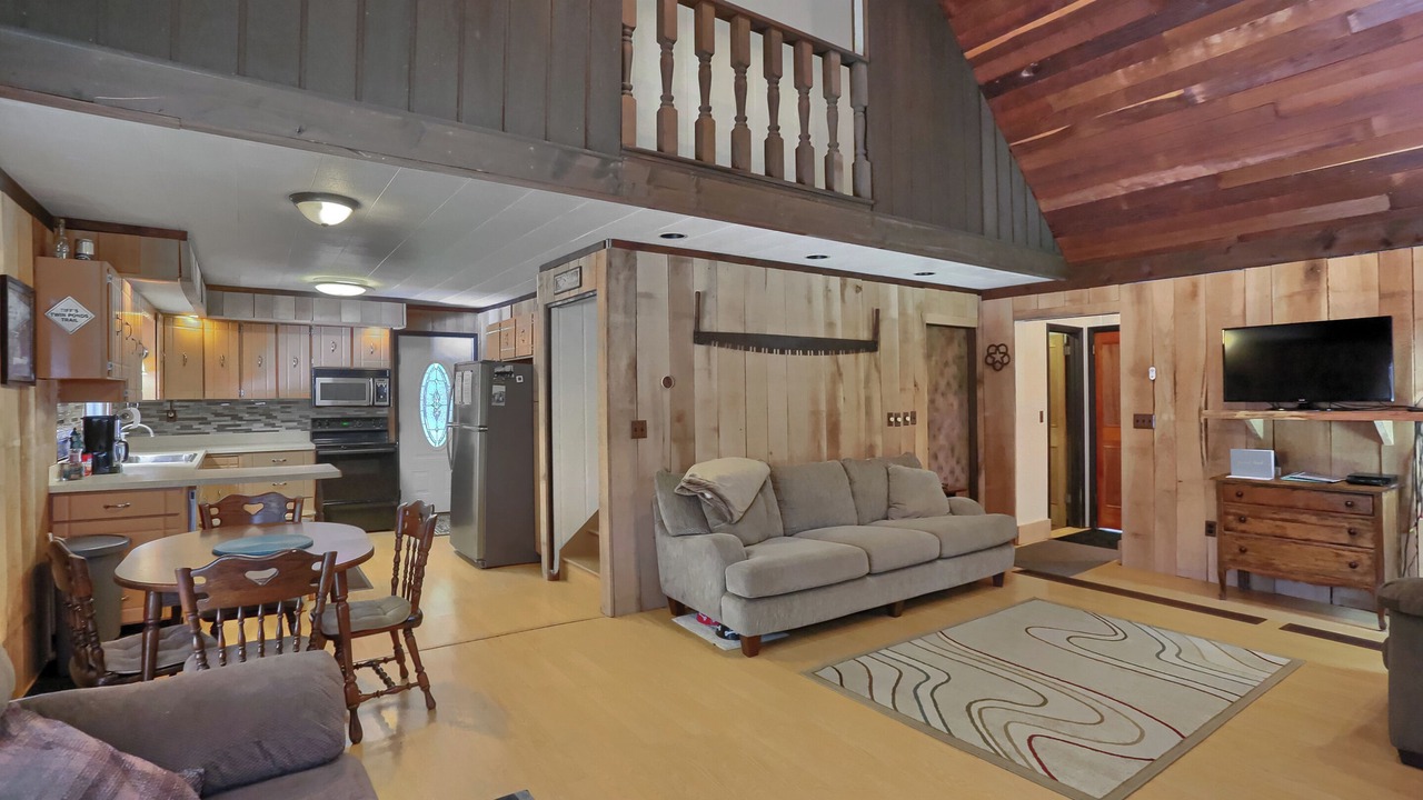 Photo of Livingroom in Brookville