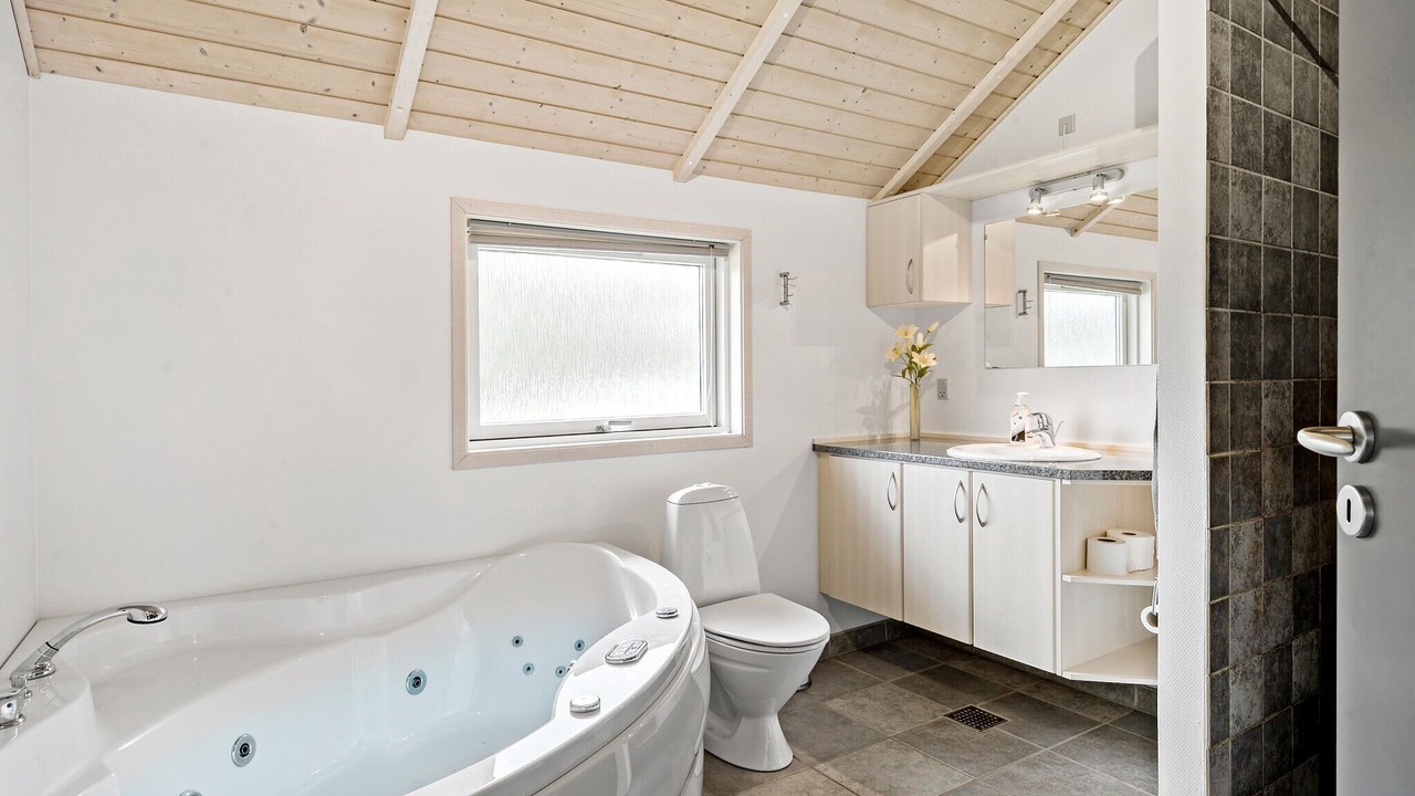 Photo of Bathroom in Hojslev