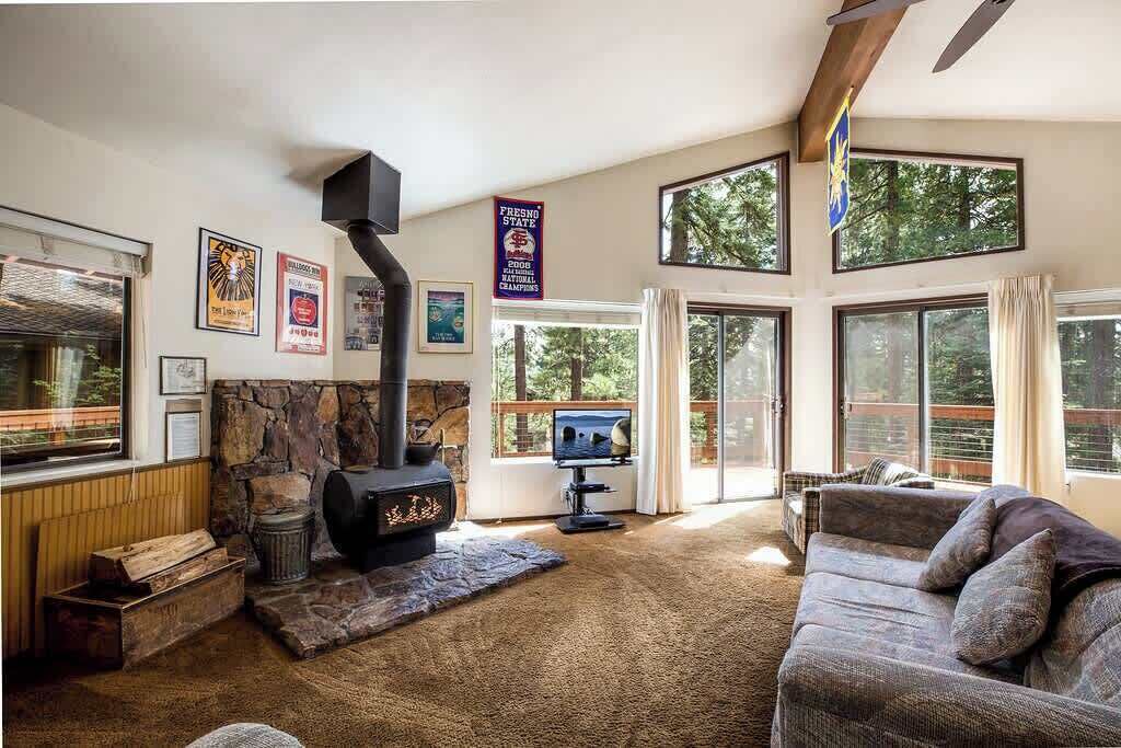 Photo of Livingroom in Carnelian Bay