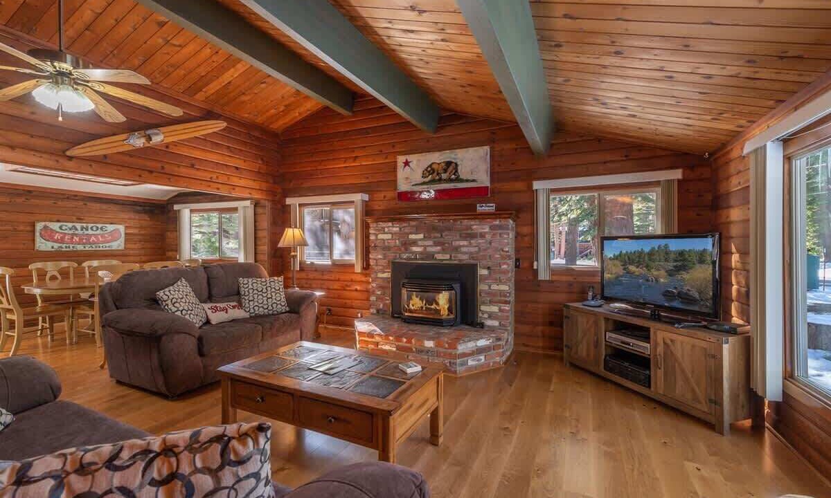 Photo of Livingroom in Carnelian Bay