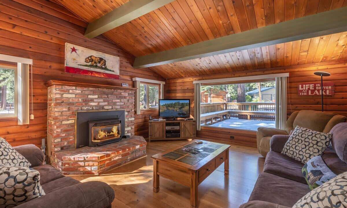 Photo of Livingroom in Carnelian Bay