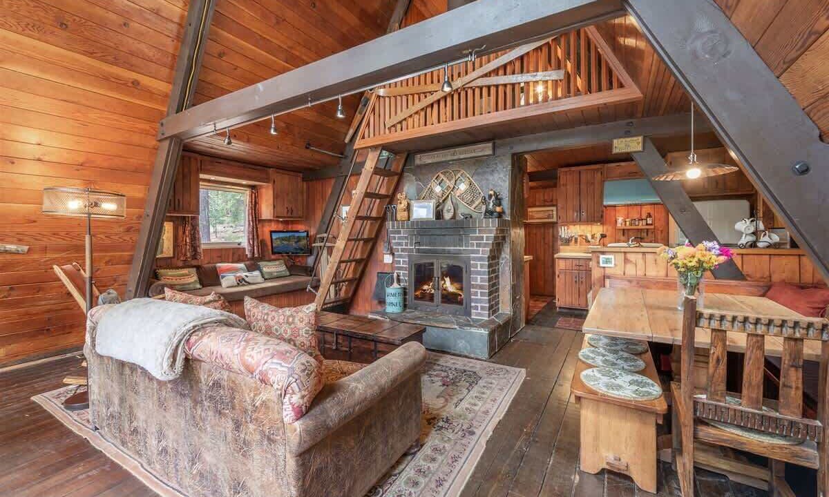 Photo of Livingroom in Carnelian Bay