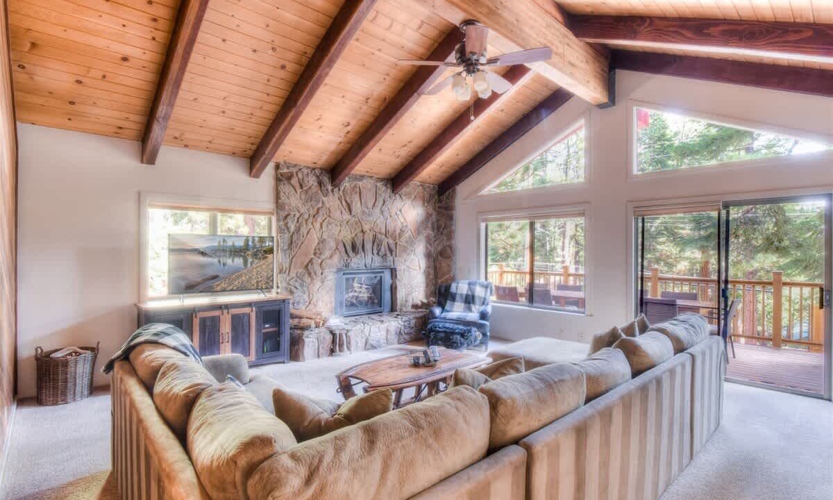 Photo of Livingroom in Carnelian Bay