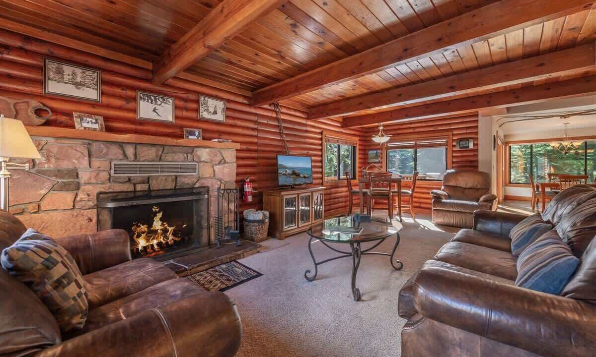 Photo of Livingroom in Carnelian Bay