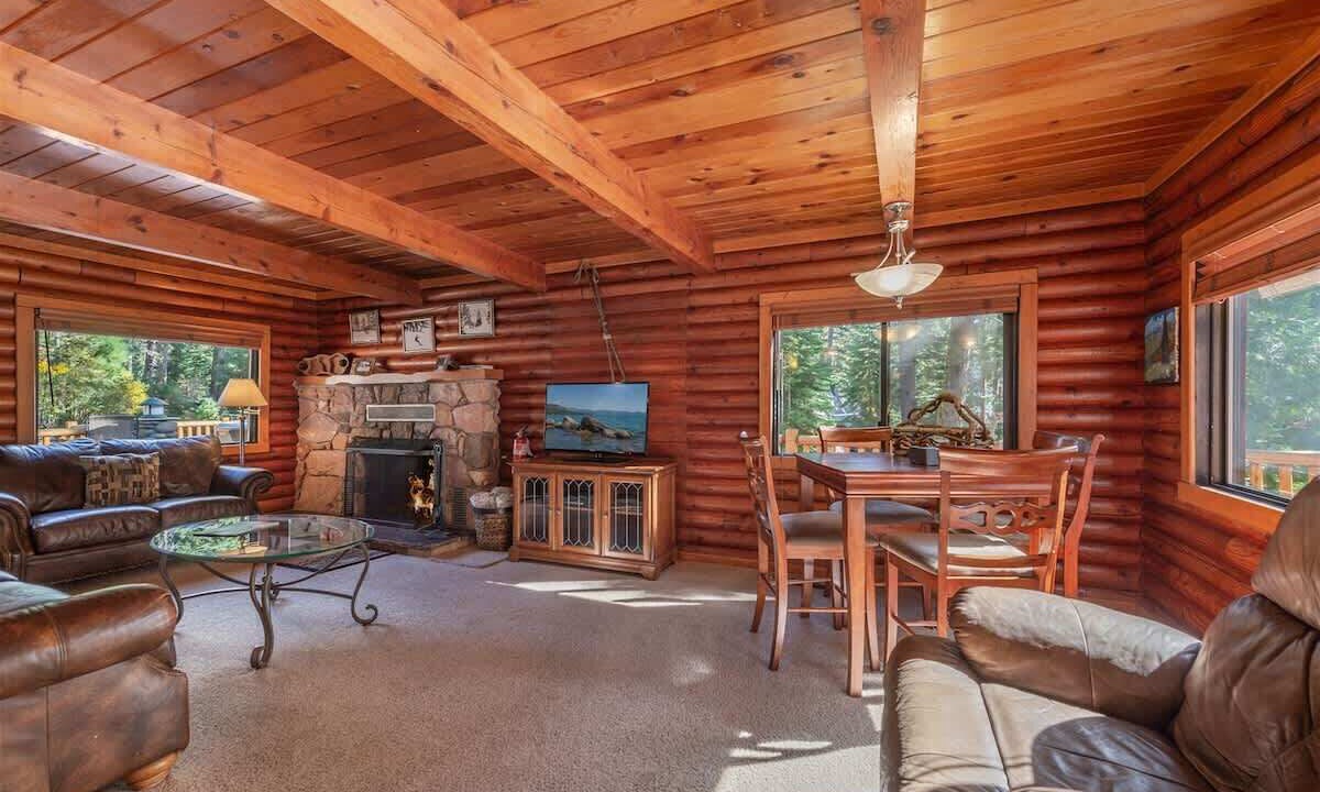 Photo of Livingroom in Carnelian Bay