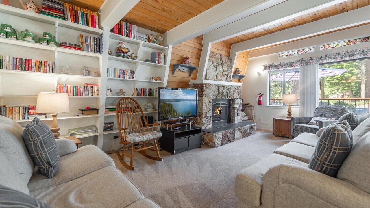 Photo of Livingroom in Carnelian Bay