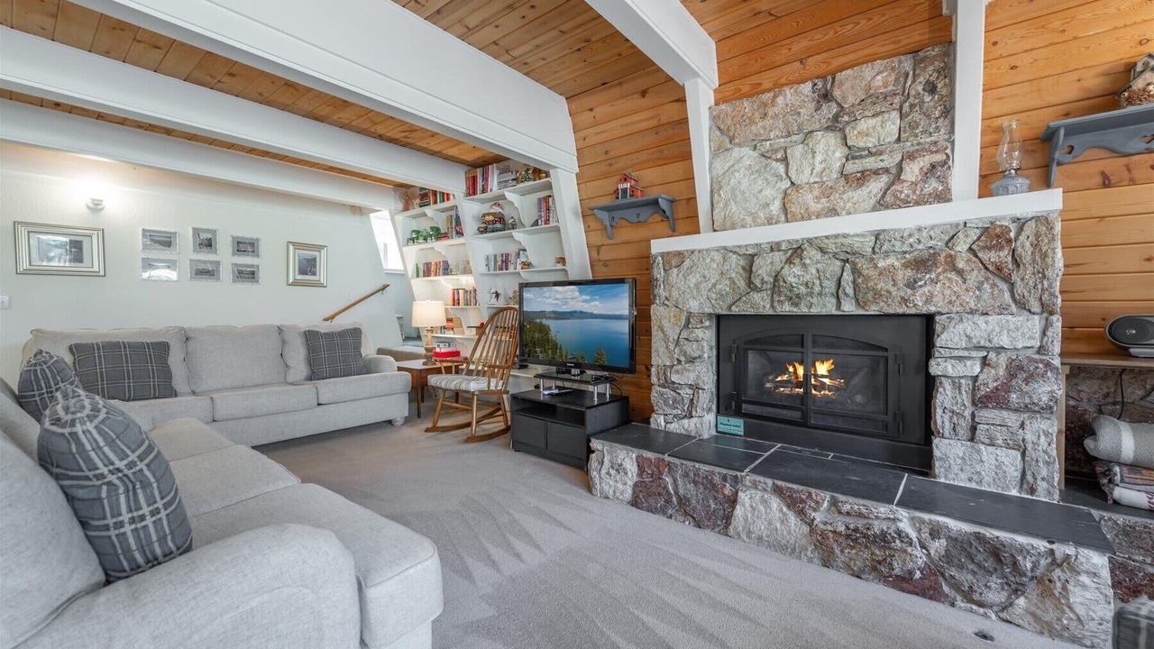 Photo of Livingroom in Carnelian Bay