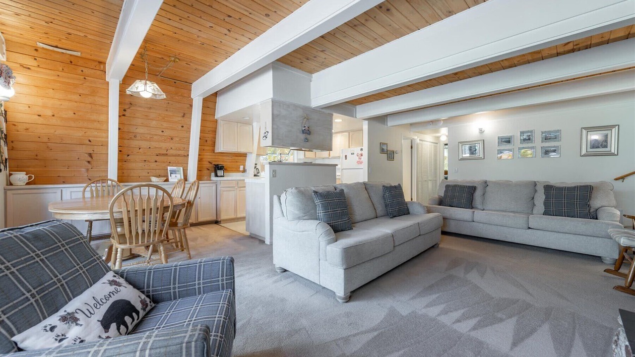 Photo of Livingroom in Carnelian Bay