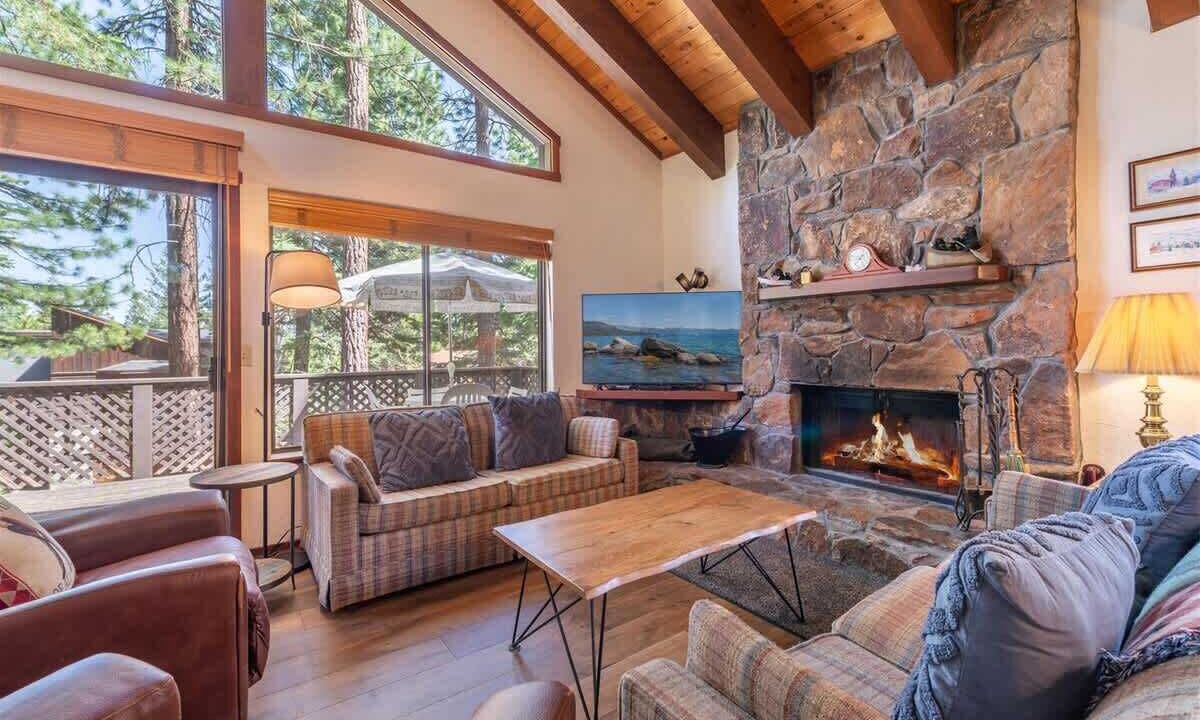Photo of Livingroom in Carnelian Bay