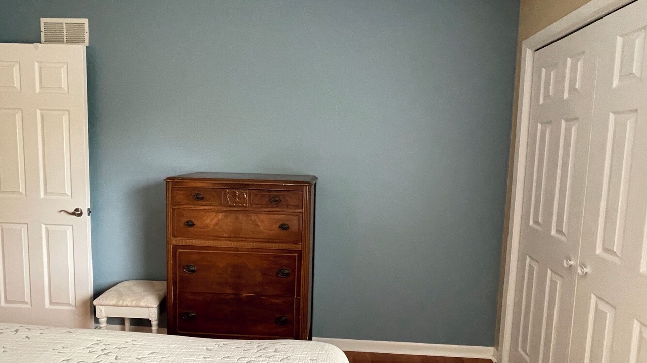 Photo of Bedroom in Gages Lake