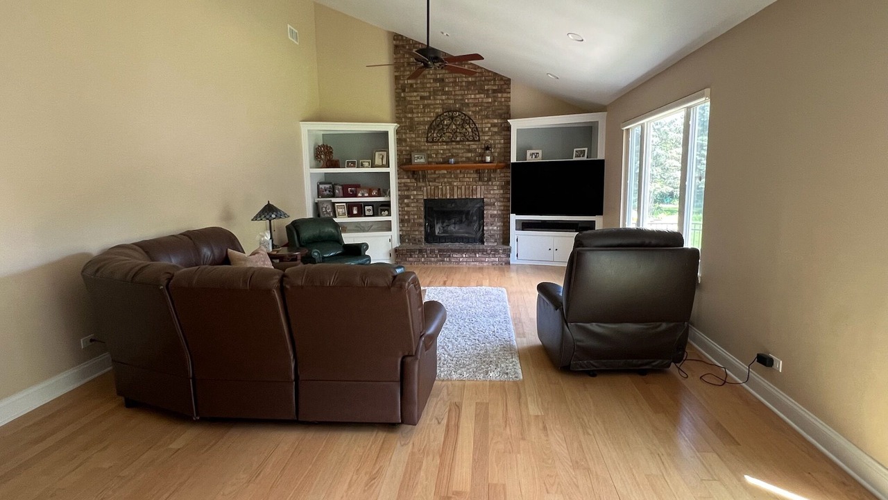 Photo of Livingroom in Gages Lake