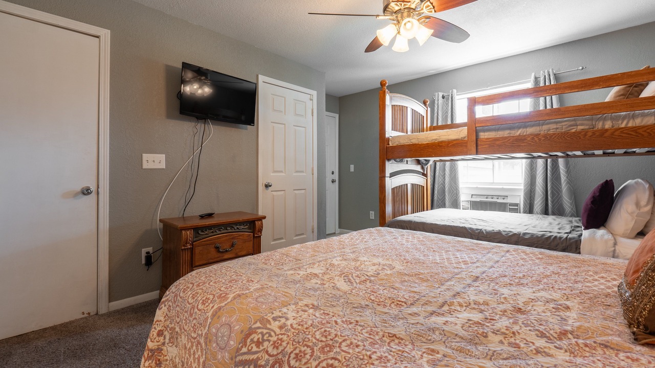 Photo of Bedroom in Branson