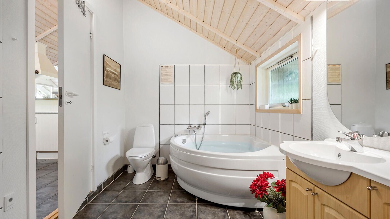 Photo of Bathroom in Ansager