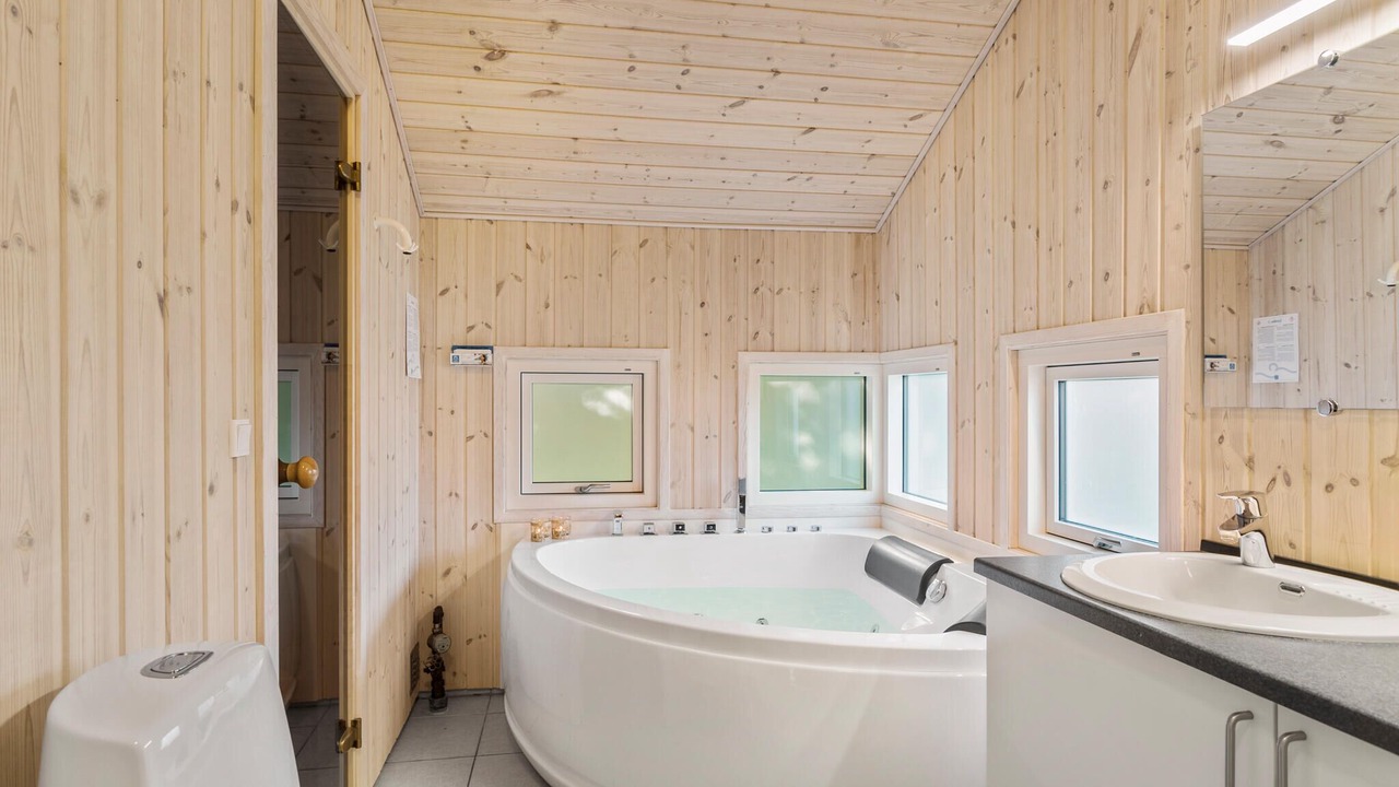 Photo of Bathroom in Tranekaer