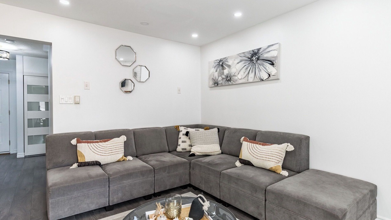 Photo of Livingroom in Orangeville
