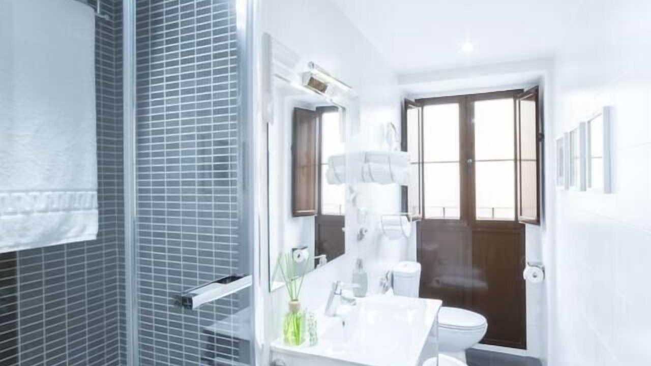 Photo of Bathroom in La Roqueta