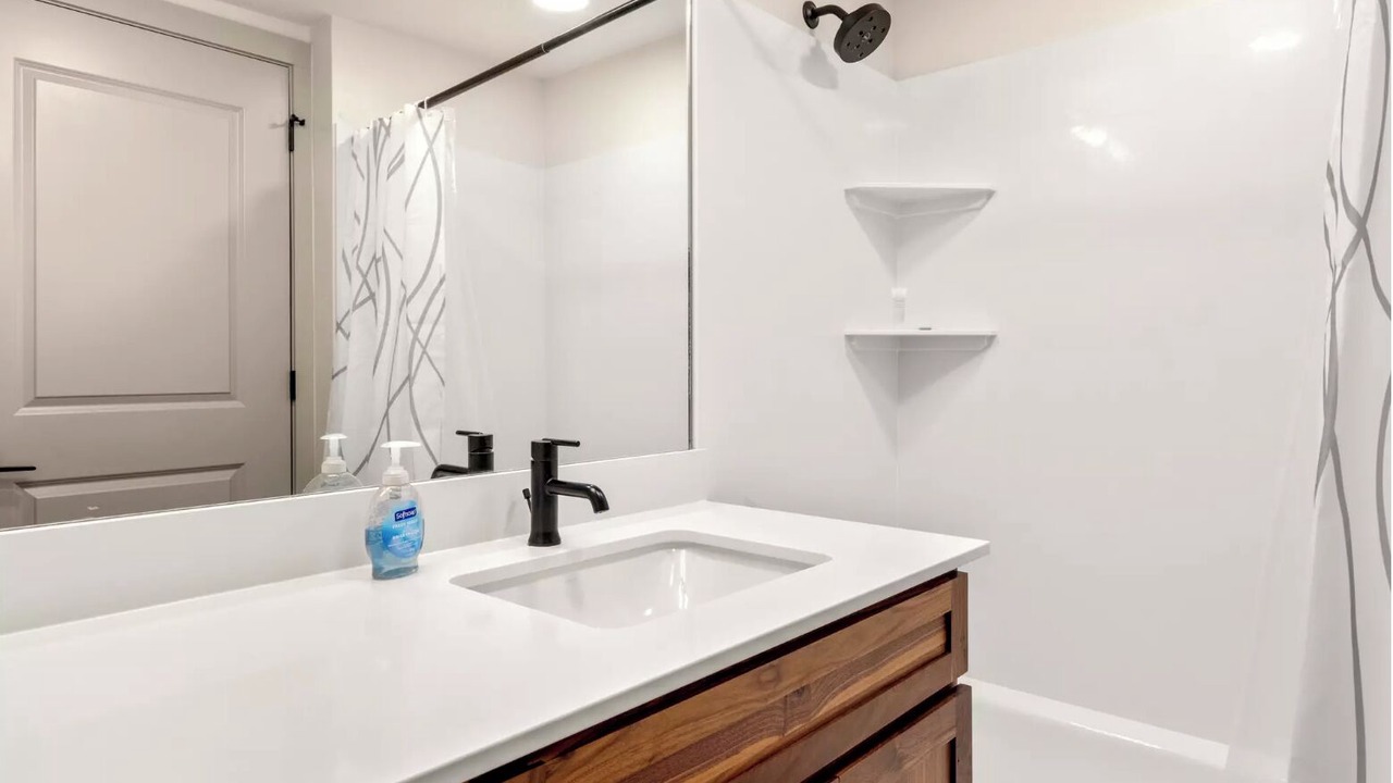 Photo of Bathroom in Garden City