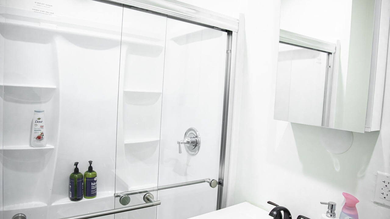Photo of Bathroom in Ladera Heights