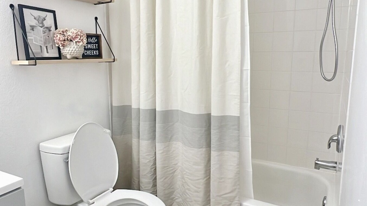 Photo of Bathroom in University Area