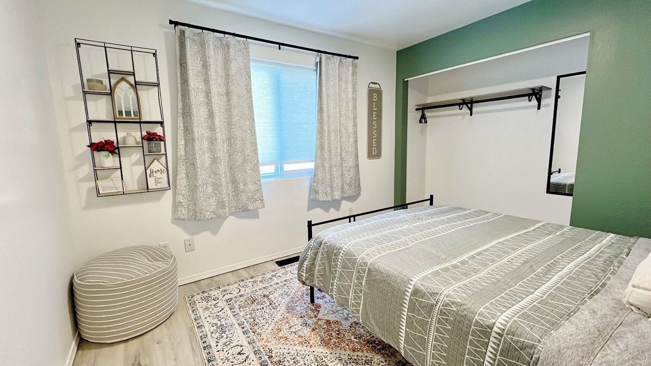 Photo of Bedroom in University Area