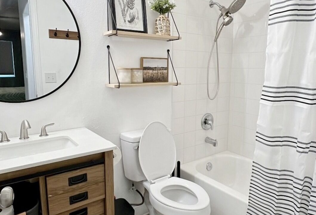 Photo of Bathroom in University Area